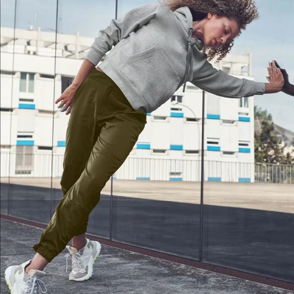 Athleta Pants - Athleta Radiant Jogger